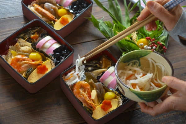手作りおせちと通販おせちはどちらがいい？市販を取り入れたゆる手作りおせちも人気