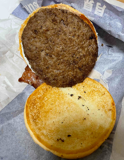 マクドナルド月見バーガー2025 8年ぶりのリニューアル 食べた感想